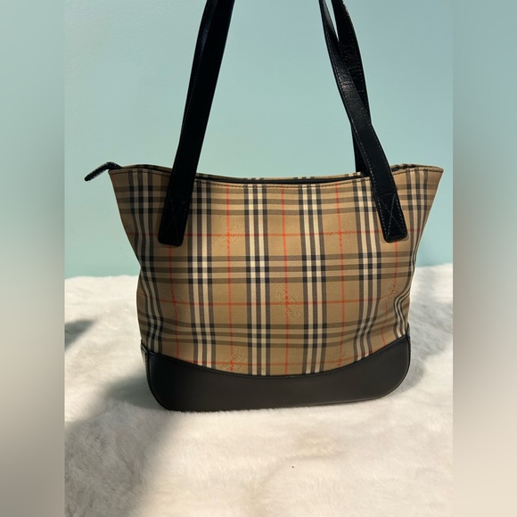 Burberry shoulder bag in nova checked plaid & black leather. Authentic pre-owned - Picture 3 of 9